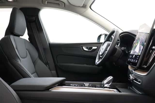 Volvo XC60 (2025) thumbnail 7