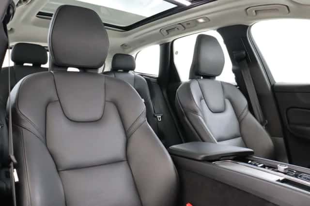 Volvo XC60 (2023) thumbnail 11