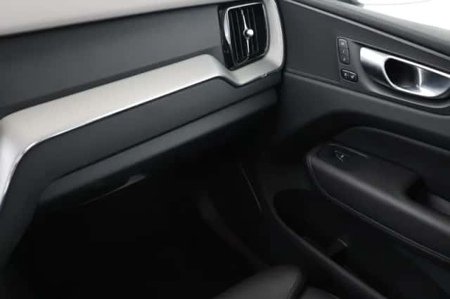 Volvo XC60 (2023) thumbnail 19