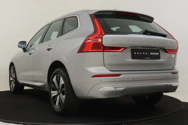 Volvo XC60 (2023) thumbnail 4