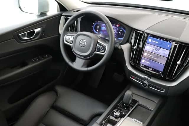 Volvo XC60 (2023) thumbnail 5