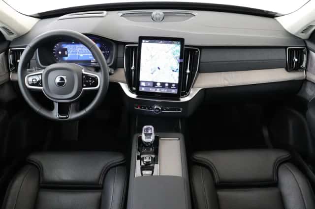 Volvo XC90 (2025) thumbnail 3