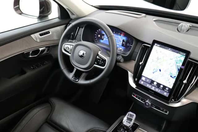 Volvo XC90 (2025) thumbnail 5