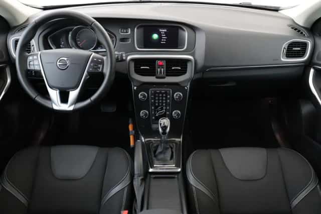 Volvo V40 (2017) thumbnail 3