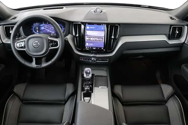Volvo XC60 (2025) thumbnail 3
