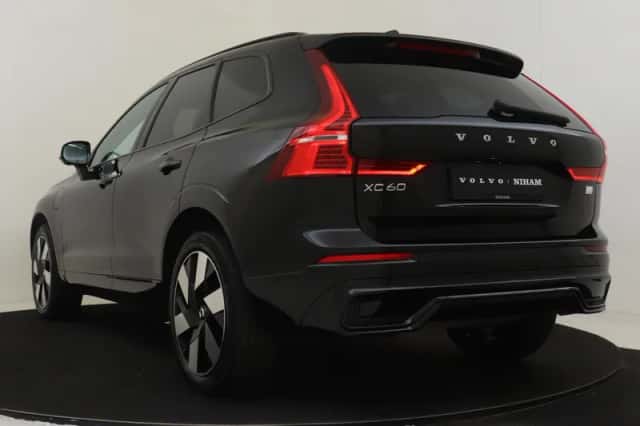 Volvo XC60 (2023) thumbnail 4