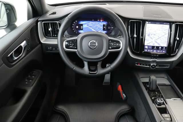 Volvo XC60 (2021) thumbnail 1