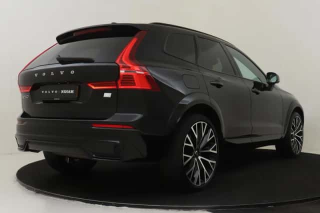 Volvo XC60 (2021) thumbnail 2