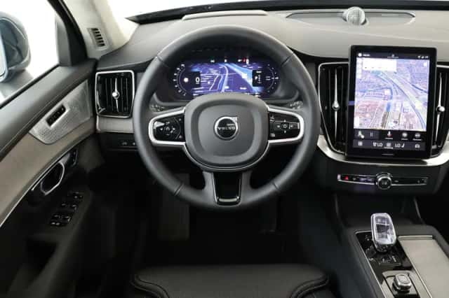 Volvo XC90 (2025) thumbnail 1