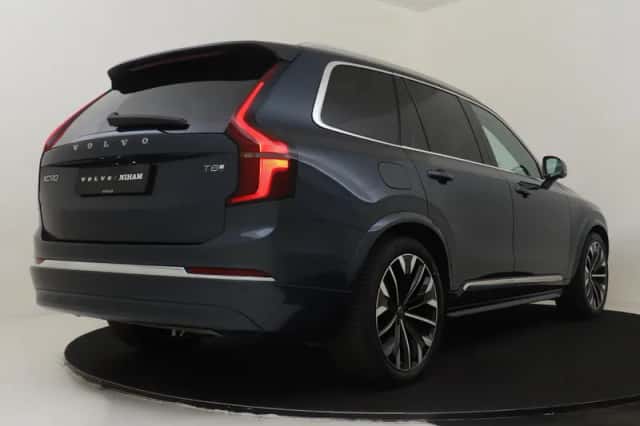 Volvo XC90 (2025) thumbnail 2