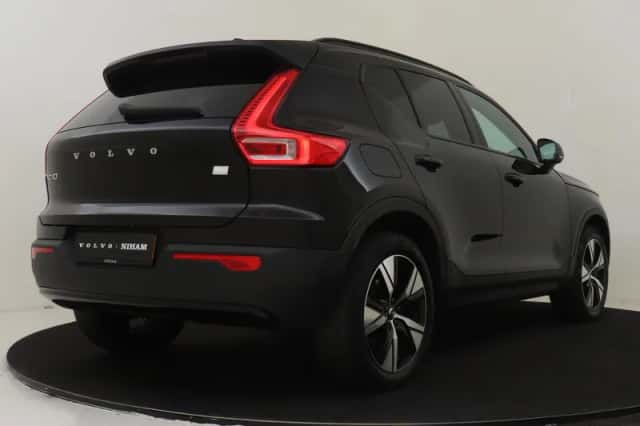 Volvo XC40 (2022) thumbnail 2