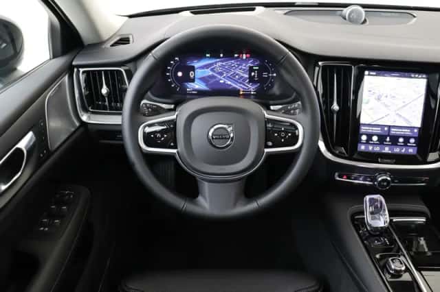 Volvo V60 (2025) thumbnail 1