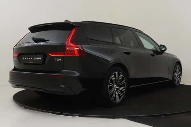 Volvo V60 (2025) thumbnail 2