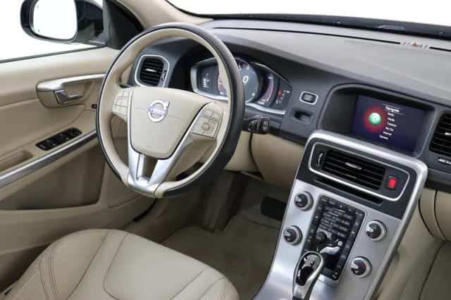 Volvo V60 (2018) thumbnail 5