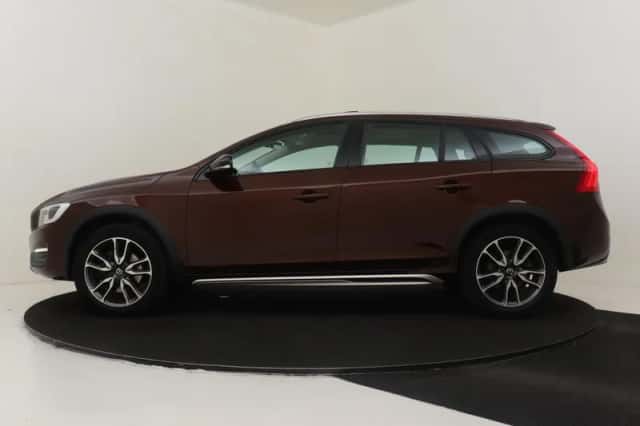 Volvo V60 (2018) thumbnail 6