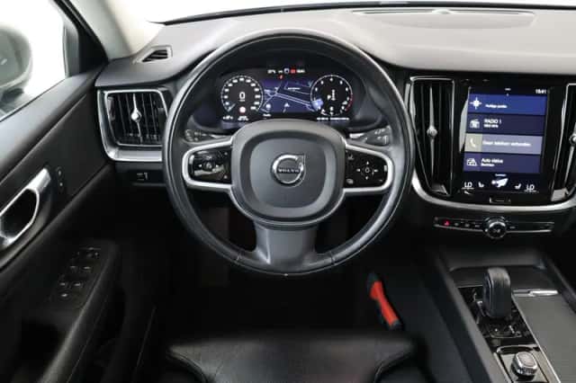 Volvo V60 (2020) thumbnail 1