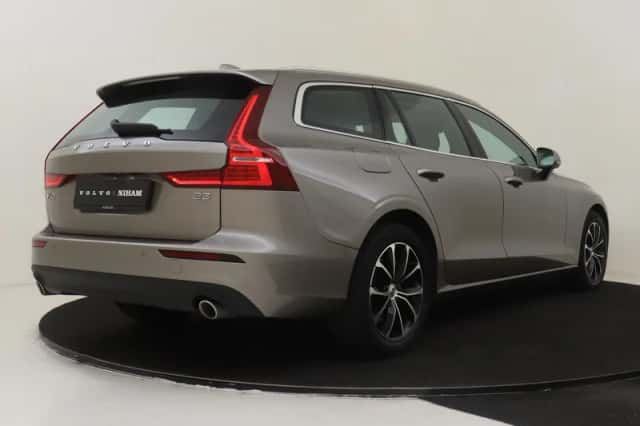 Volvo V60 (2020) thumbnail 2