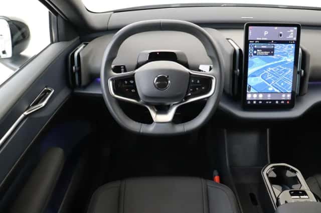 Volvo EX30 (2025) thumbnail 1
