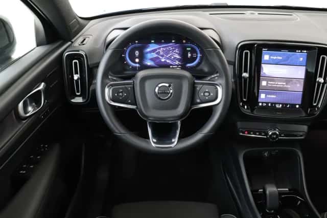 Volvo C40 (2023) thumbnail 1