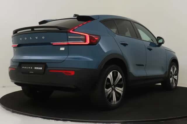 Volvo C40 (2023) thumbnail 2