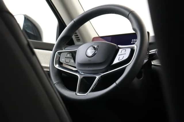 Volvo EX90 (2025) thumbnail 5