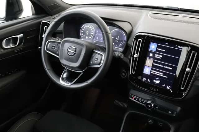 Volvo XC40 (2023) thumbnail 5