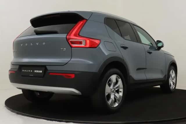 Volvo XC40 (2019) thumbnail 2