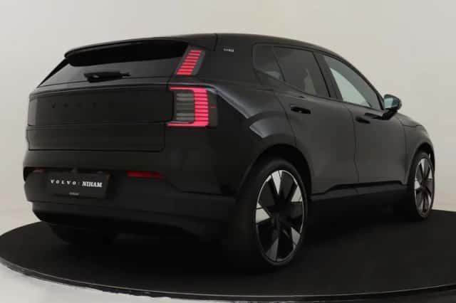 Volvo EX30 (2024) thumbnail 2