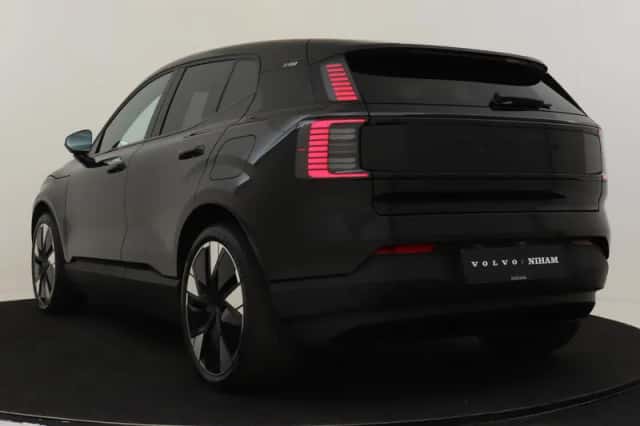 Volvo EX30 (2024) thumbnail 4