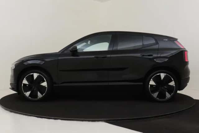 Volvo EX30 (2024) thumbnail 6