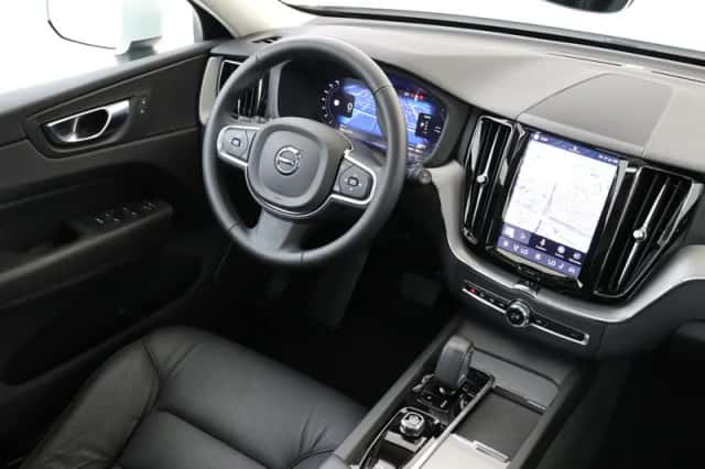 Volvo XC60 (2024) thumbnail 5
