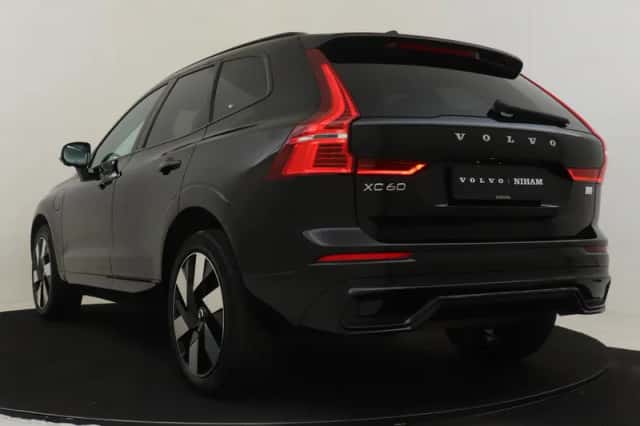 Volvo XC60 (2023) thumbnail 4