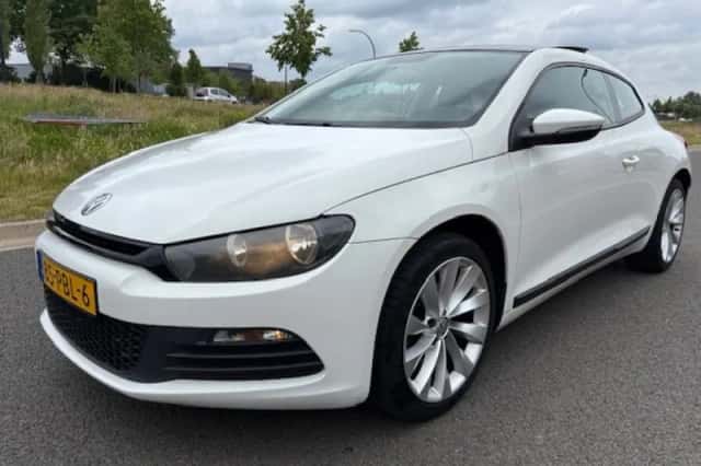 Volkswagen SCIROCCO (2011) thumbnail 1