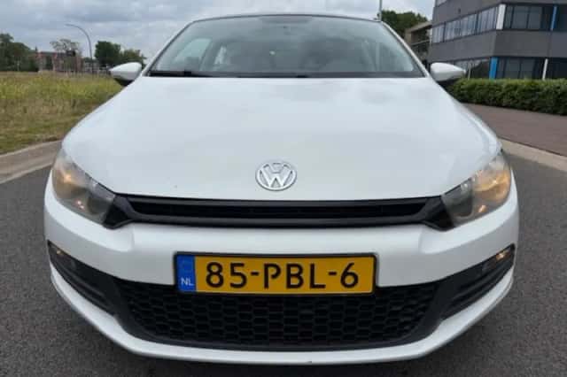 Volkswagen SCIROCCO (2011) thumbnail 2