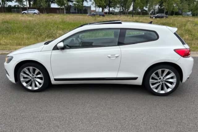Volkswagen SCIROCCO (2011) thumbnail 5