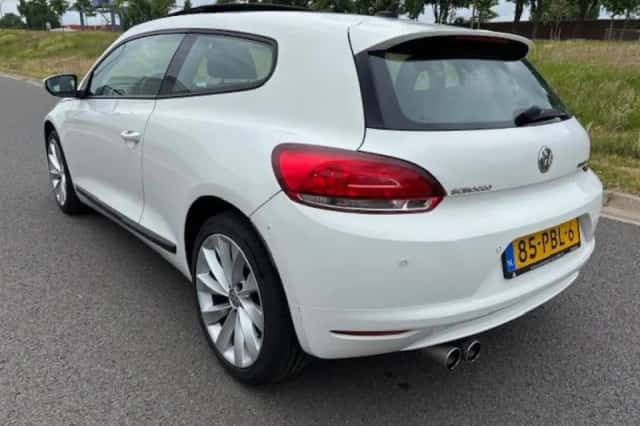 Volkswagen SCIROCCO (2011) thumbnail 6