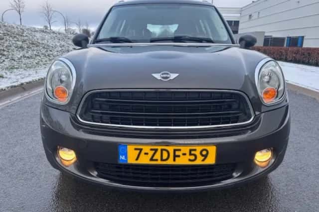 MINI Countryman (2014) thumbnail 3