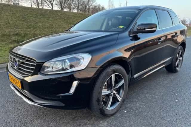 Volvo XC60 (2015) thumbnail 1
