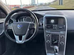 Volvo XC60 (2015) thumbnail 14