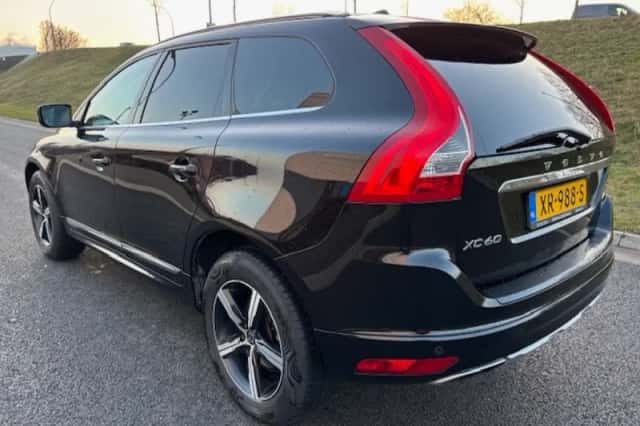 Volvo XC60 (2015) thumbnail 5