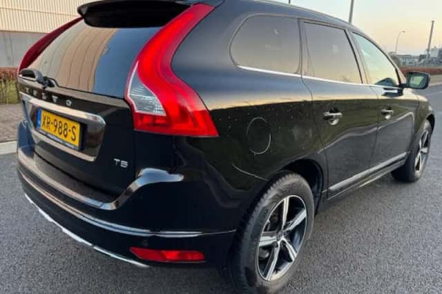Volvo XC60 (2015) thumbnail 6