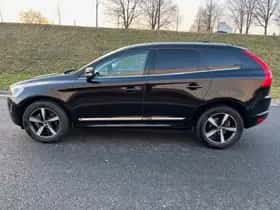 Volvo XC60 (2015) thumbnail 9
