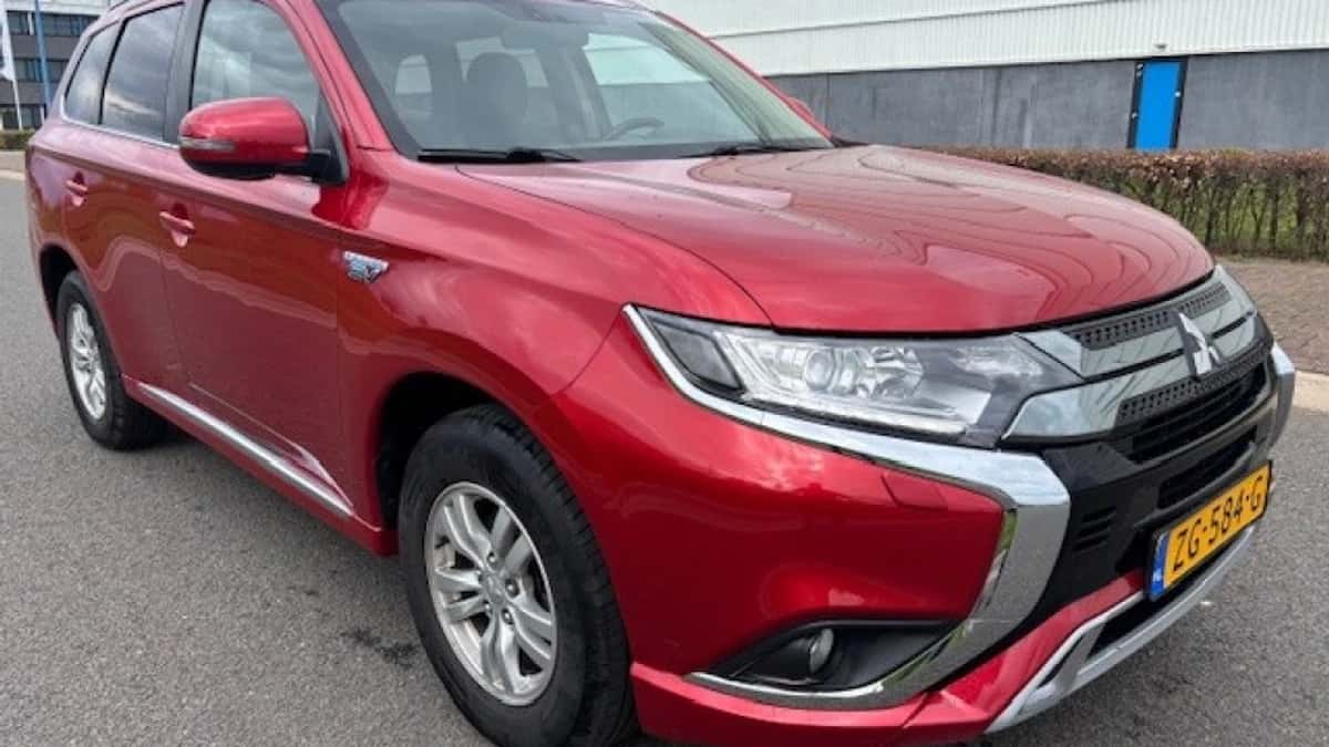 Mitsubishi Outlander (2019) — foto 1