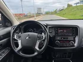Mitsubishi Outlander (2019) thumbnail 11