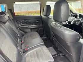 Mitsubishi Outlander (2019) thumbnail 14