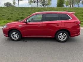 Mitsubishi Outlander (2019) thumbnail 6