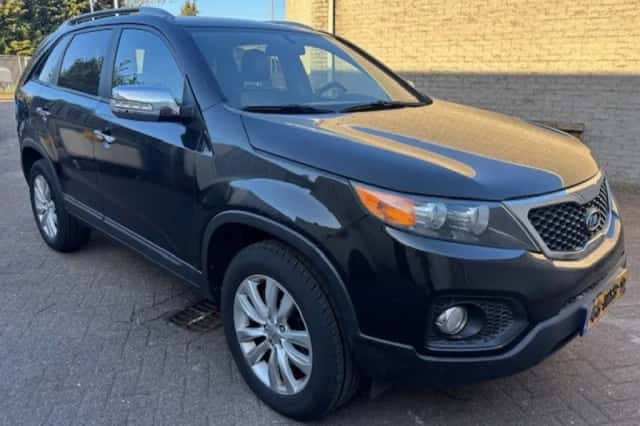 Kia Sorento (2010) thumbnail 1