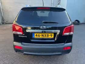 Kia Sorento (2010) thumbnail 5