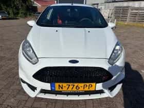Ford Fiesta (2015) thumbnail 2