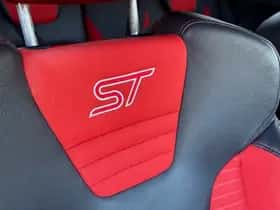 Ford Fiesta (2015) thumbnail 19